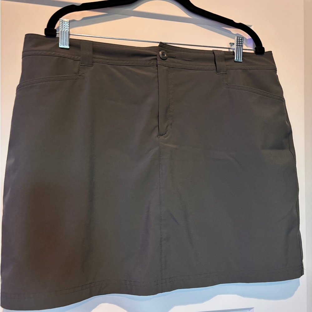 Eddie Bauer Olive Gray Performance Skort